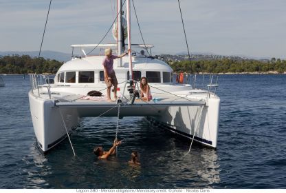 Charter Catamaran Lagoon 380 Six-Fours-les-Plages