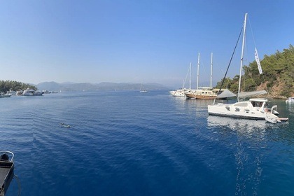 Gocek: Yacht Trip and 12 Island Full-Day Tour with Lunch