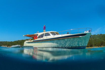 Charter Motorboat Occ Cruiser 40.2 Preveza