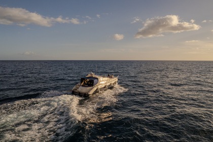 Rental Motor yacht Azimut Azimut 55 Funchal