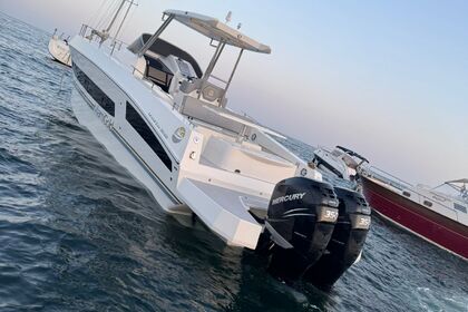 Noleggio Barca a motore Miami Gold 30 Walkaround Italia