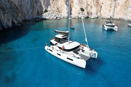Ouna Catamaran - Private Lagoon 46 - Owner operated - Tailor-made luxury cruises from Paros