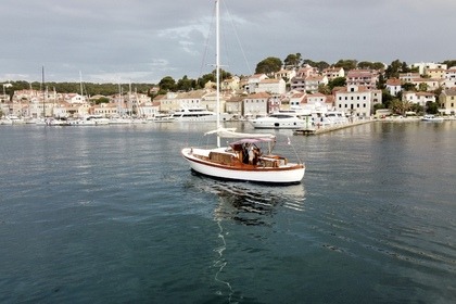 Charter Motorboat Wooden Woden gullet Mali Losinj