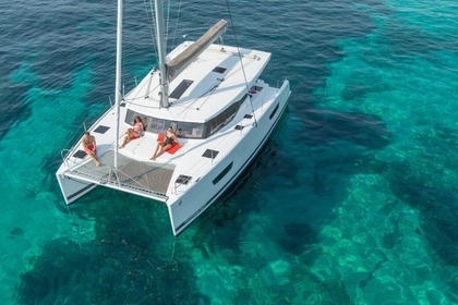 Location Catamaran Fountaine Pajot LUCIA Cannes