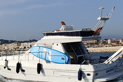 Charter Motorboat COMAR Clanship 34 fly Cannes