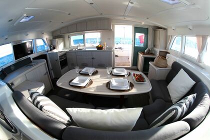 PRIVATE Catamaran Lagoon 440