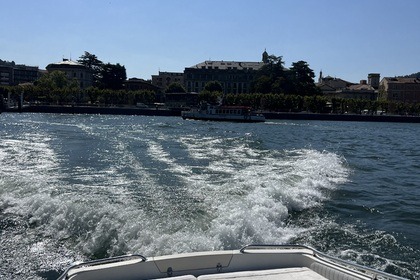 Como Lake Boat Ride with skipper