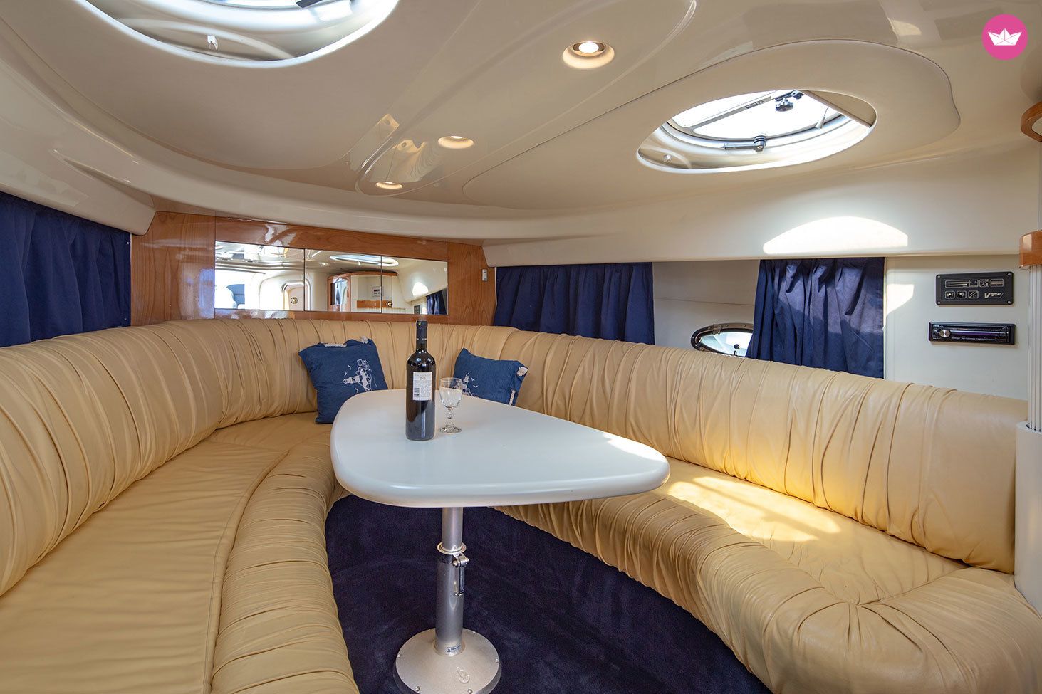 Charter motorboat in Athens  