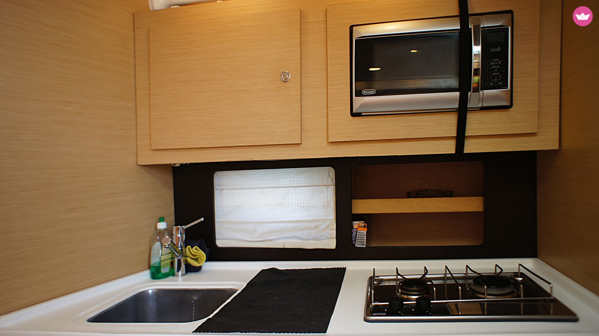 Charter motorboat in Athens  