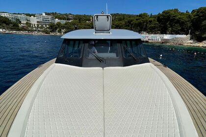 Charter Motorboat COLNAGO 45 CABIN Hvar