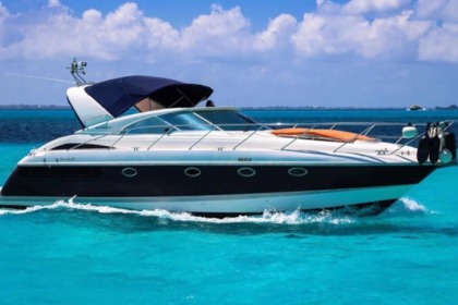 Rental Motorboat Fairline targa Cancún