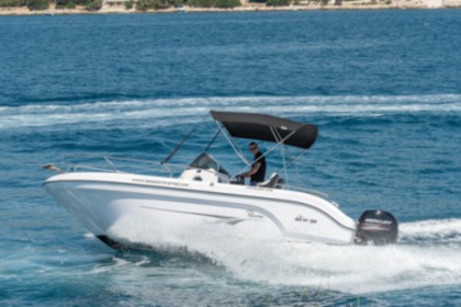 Rental Motorboat Ranier voyager 21 s Trogir