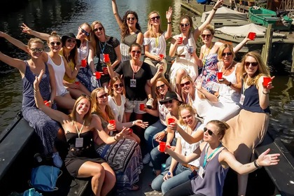 Verhuur Motorboot Gezellige Private sloep mét WC . Amsterdam-Centrum