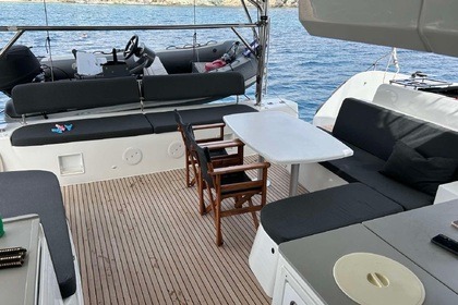 Ouna Catamaran - Private Lagoon 46 - Owner operated - Tailor-made luxury cruises from Paros