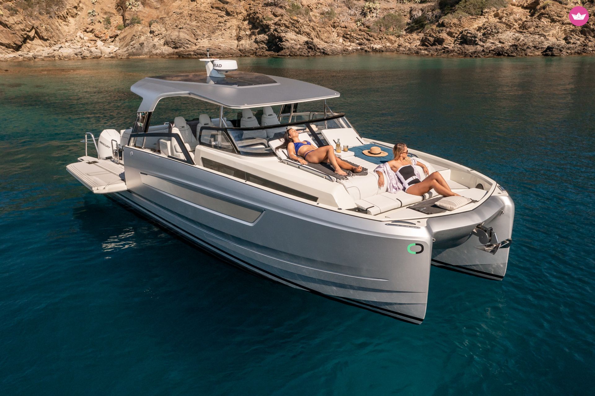 Bateau à moteur YOT YOT 36 600cv 6