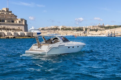 Miete Motorboot Cranchi Mediterranean Msida