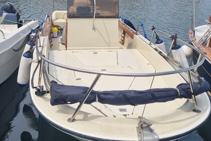 Location Bateau à moteur Boston Whaler Outrage 22 Bari