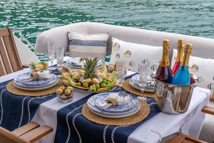 Hyra båt Motorbåt Luxury Motoryacht Numarine 55 Ft Bodrum