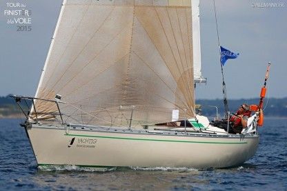 Charter Sailboat Beneteau First 32 La Forêt-Fouesnant