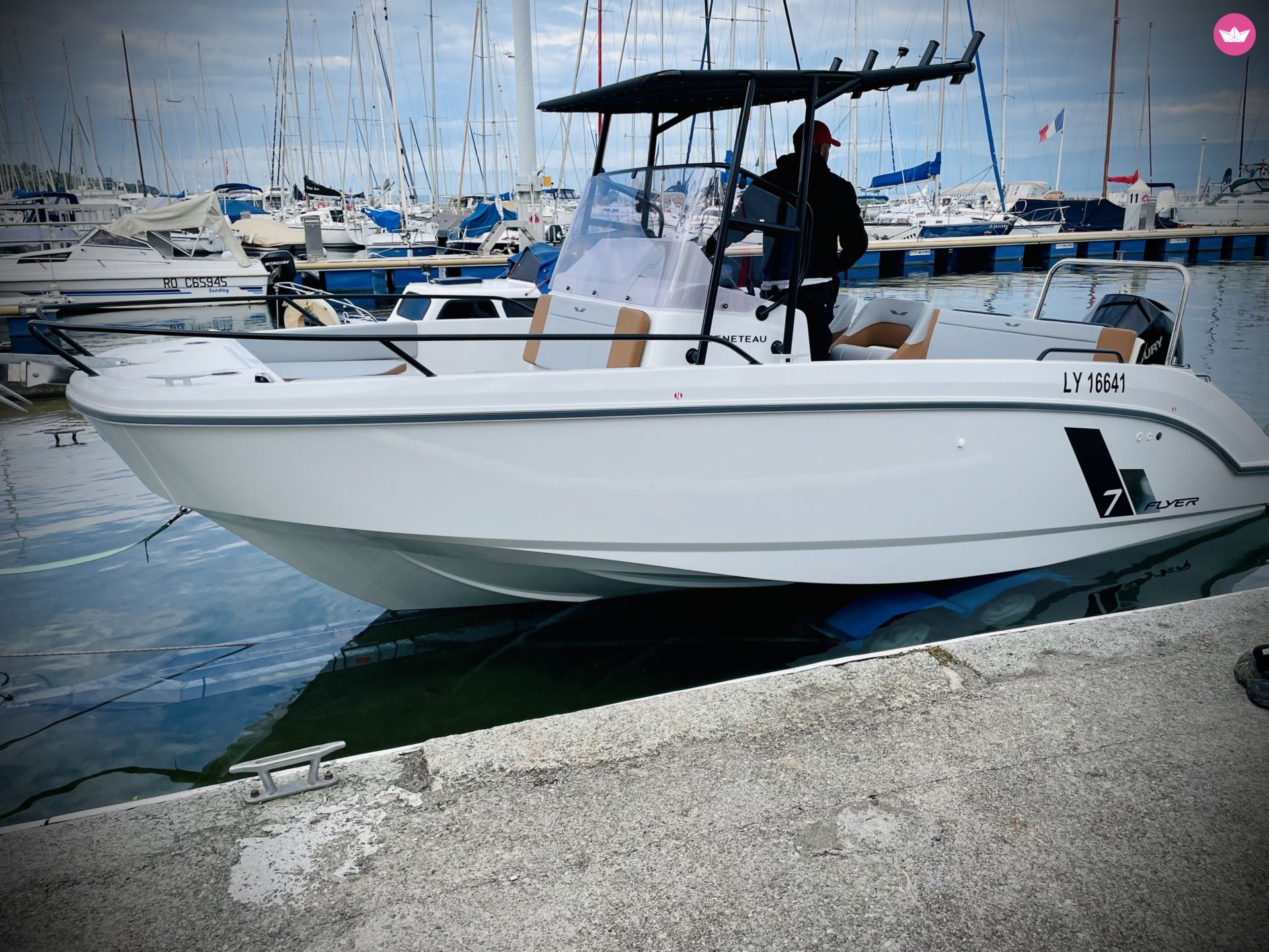 Bateau à moteur Beneteau FLYER 7 200cv 4