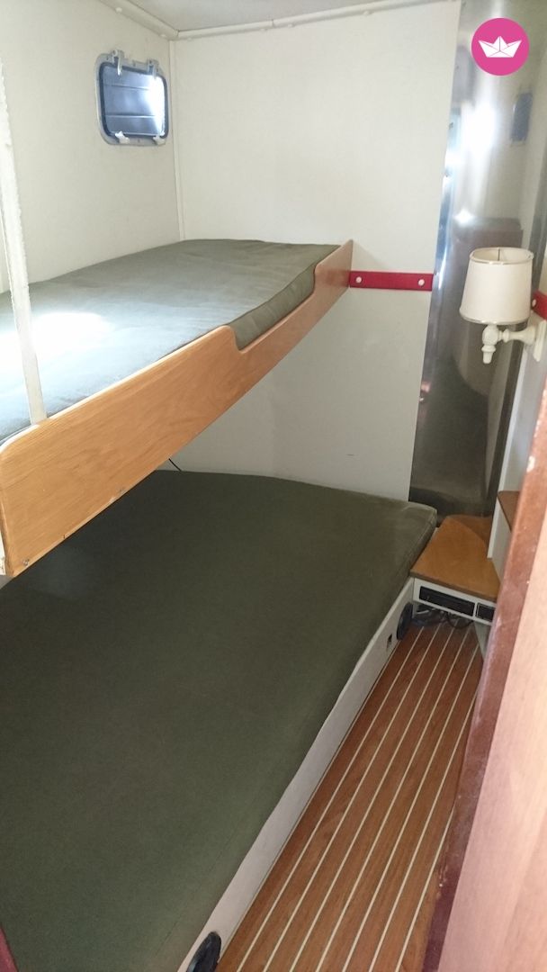 Charter motorboat in Athens  