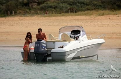 Charter Motorboat Beneteau 6 Spacedeck Barcelona