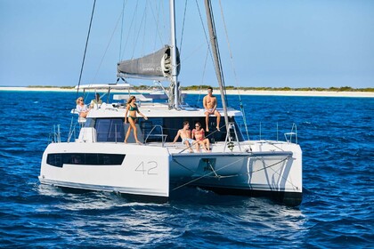 Charter Catamaran LEOPARD 42 Porto-Vecchio