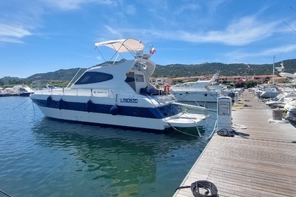 Hire Motorboat Gianetti 47 hard top La Spezia