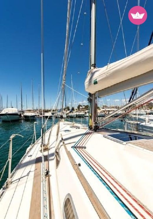 Charter sailboat in Athens  