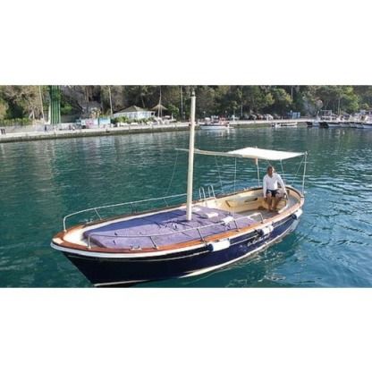 Charter Motorboat Gozzo Sorrentino Capri