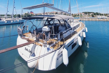 Hyra båt Segelbåt Bavaria Bavaria C42 Style Pula