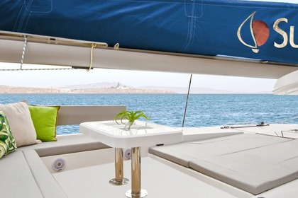 Charter Catamaran  Sunsail 454L Road Town