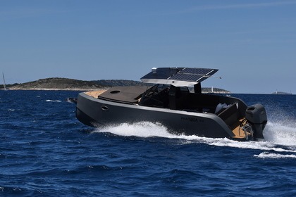 Noleggio Barca a motore Phantom yachts Phantom 9.0 T TOP Spalato