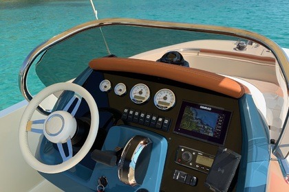 Italian Beauty Speedboat INVICTUS 1