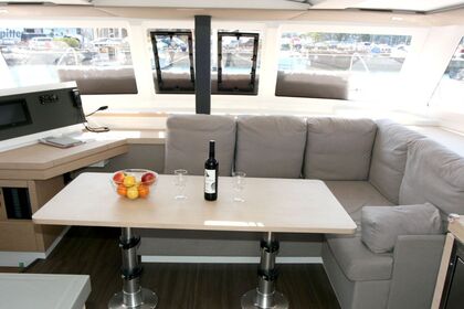 Catamaran Lucia 40