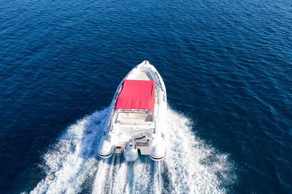 Mieten Sie ein Boot mit Skipper in Trogir, Joker Clubman 24, perfektes RIB