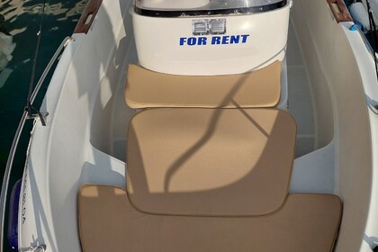 Hyra båt Motorbåt Quicksilver Walkaround Podgora