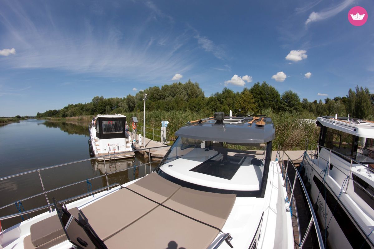 Bateau à moteur Masuria Yachts Nautic 900 50cv 7