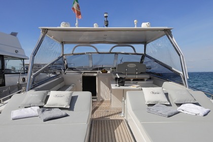 Explore the Amalfi Coast & Capri on Baia Sirena B50