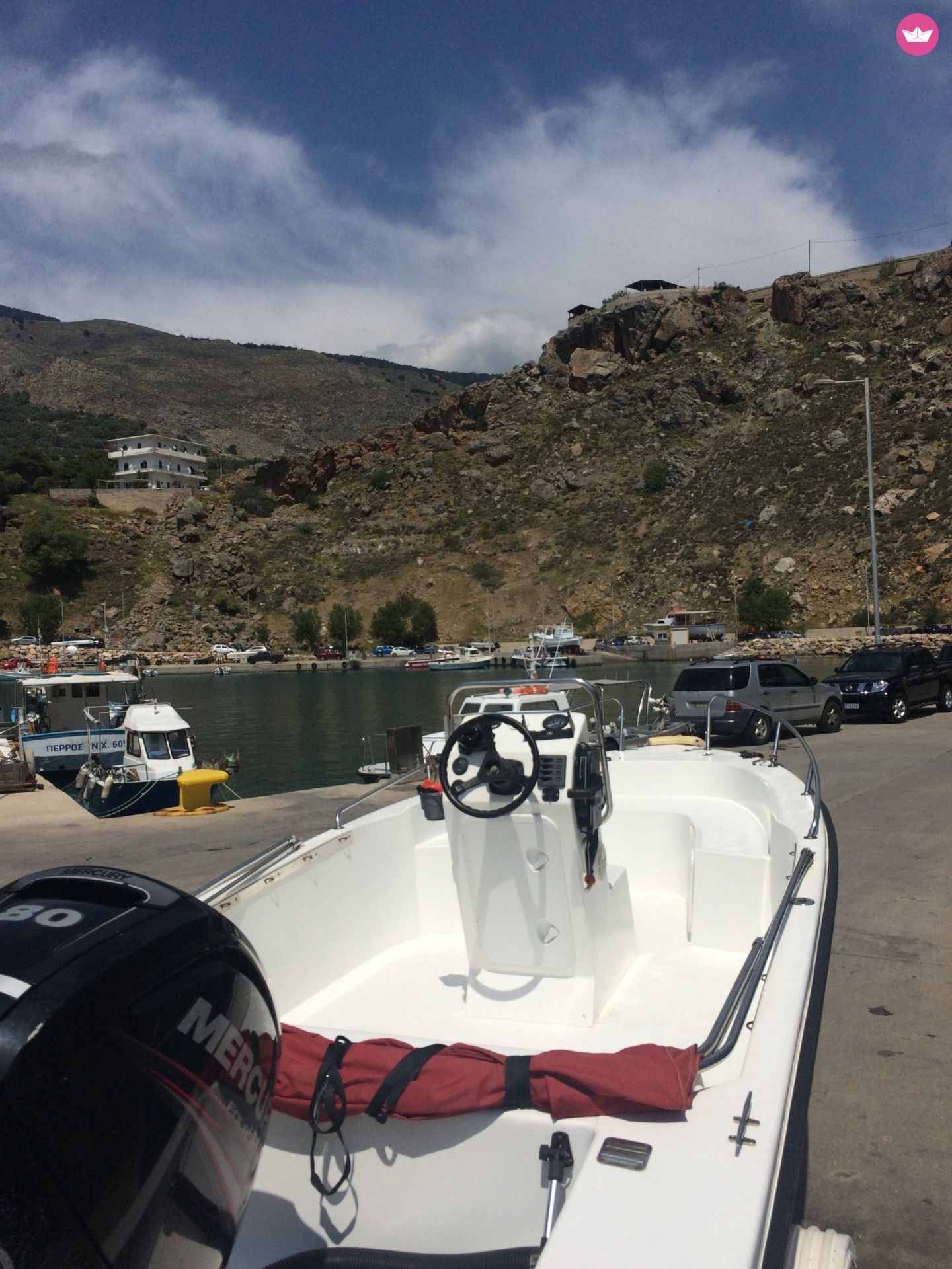 Charter Motorboat Mare 5.5M 80Hp Chania