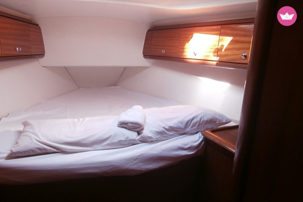 Bavaria 44 in Athens for rental