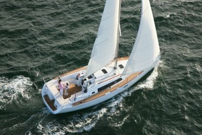Charter Sailboat Beneteau Oceanis 37 Athens
