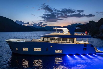 Luxury Aboard-26m Trawler Tanway