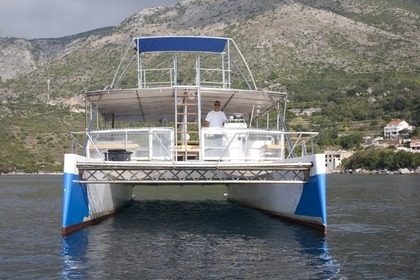 Monte Marine-Yachting cat 15