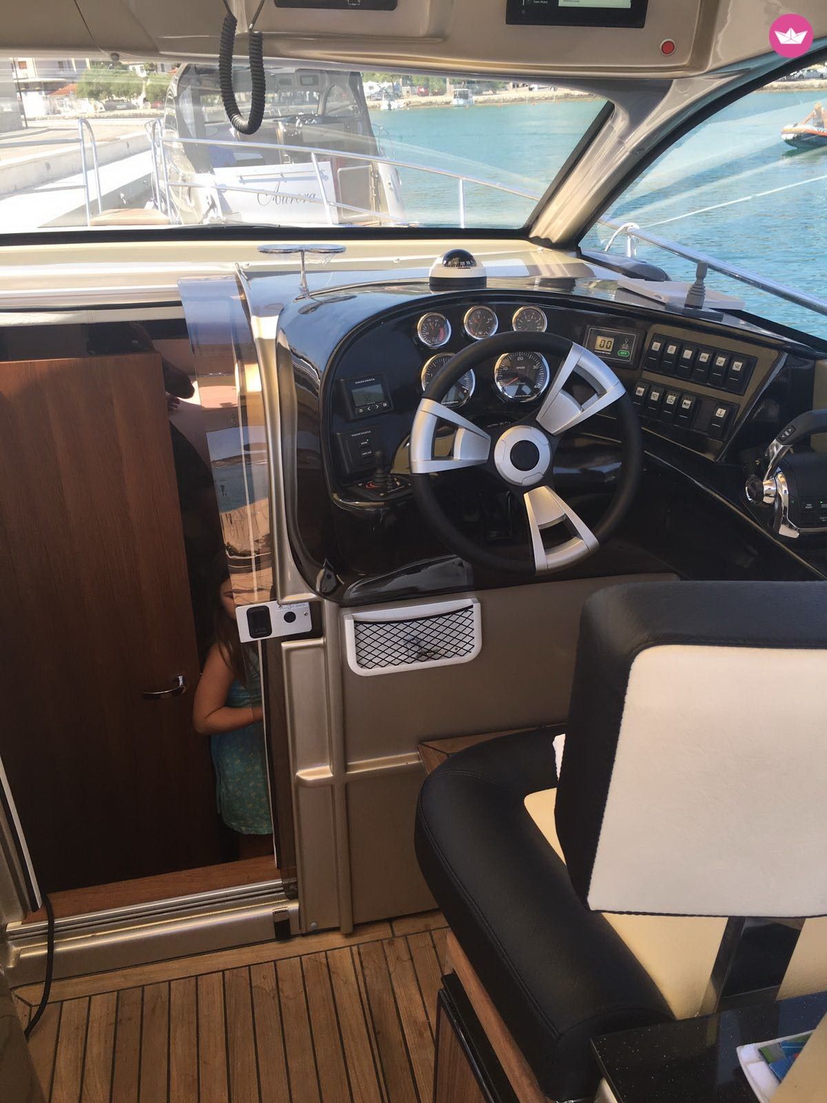 Motorboat Grginic Yachting Mirakul 30 Ht for hire