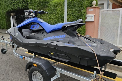 Location Jet-ski Seadoo spark trix 2023 Roses