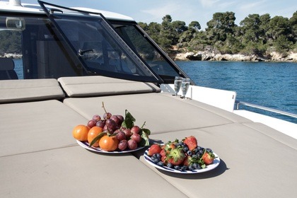 Iate a motor MIGA 600 HP (2019)