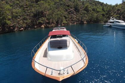 Princess Motoryacht with a capacity of 4 people