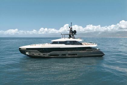 Noleggio Yacht a motore Azimut Azimut 36 Marina di Stabia