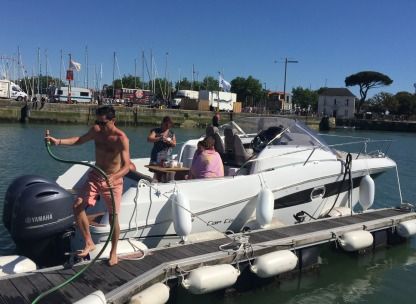Location Bateau à moteur Jeanneau Cap Camarat Les Sables-d'Olonne